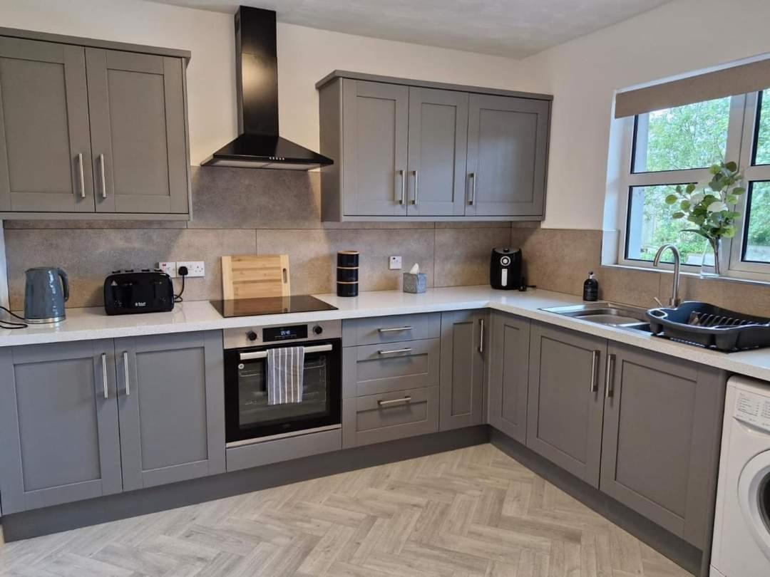 Ferienwohnung Cosy At The Castle Carrickfergus Exterior foto